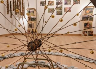 La Yutera inaugura la exposición “Repensar los patios escolares”, unas instalaciones multisensoriales al aire libre