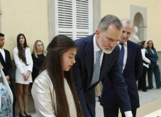 La alumna del Colegio Santo Domingo de Guzmán, Naiara Moreno, ganadora en el concurso ¿Qué es un rey para ti?