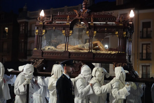 Semana Santa Palencia - Viernes Santo - Funci&oacute;n del Descendimiento y Procesi&oacute;n del Santo Entierro 2024. A. Acitores