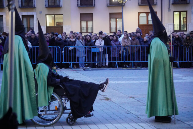 Semana Santa Palencia - Viernes Santo - Funci&oacute;n del Descendimiento y Procesi&oacute;n del Santo Entierro 2024. A. Acitores