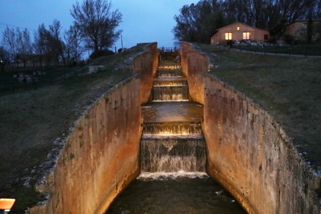 Inauguraci&oacute;n de la nueva iluminaci&oacute;n de la esclusa del Canal de Castilla en Fr&oacute;mista