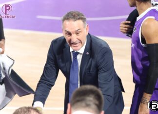 Luis Guil, entrenador de Palencia Baloncesto. / fotografiardiaz