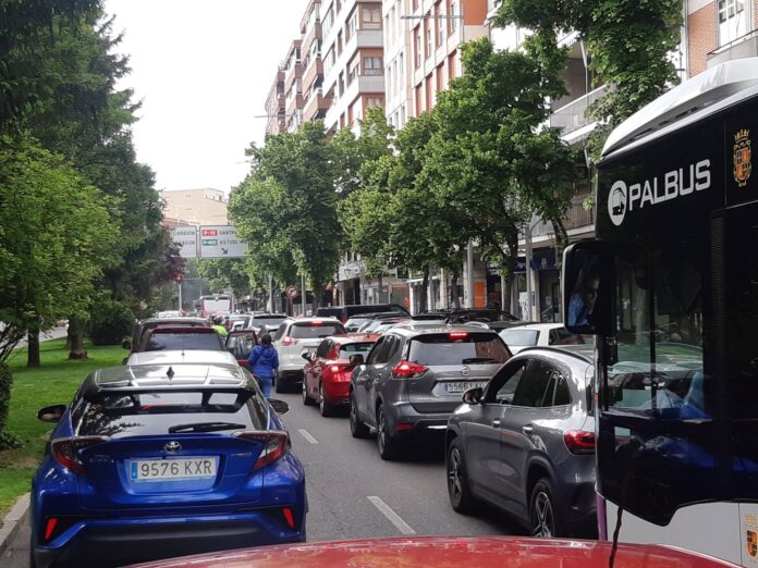 Imagen desde el paso de peatones de Angelinas hacia San Lázaro. / Óscar Herrero