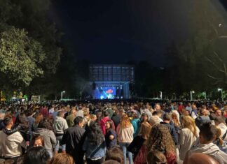 Conciertos en San Antolín 2024: quién y dónde toca cada día en las fiestas de Palencia Imagen del Parque del Salón durantes las Fiestas de San Antolín
