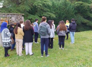Aquona muestra la biodiversidad de la ecofactoría palentina a los alumnos del lES Jorge Manrique