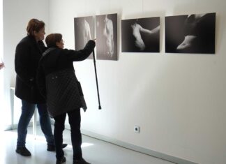 ¿Te gusta tu cuerpo? Esta exposición de Cocemfe pone en valor la belleza de verdad Exposición 'Emociones cercanas. Más allá de las apariencias', organizada por Cocemfe CyL con fotos de Ismael Suárez en el Centro Cultural Lecrác - A. Acitores
