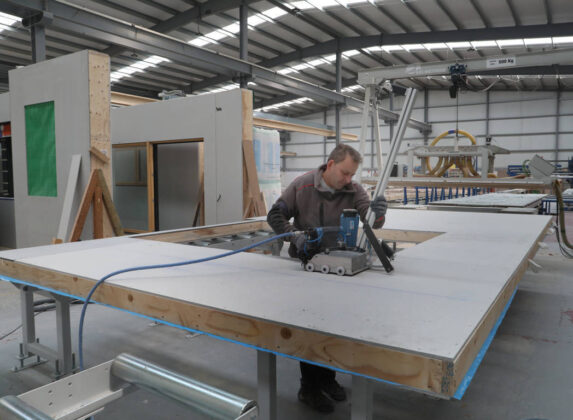 F&aacute;brica de viviendas Passivhaus en Carri&oacute;n de los Condes. / Br&aacute;gimo (ICAL)