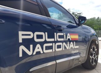 Imagen de un vehículo del Cuerpo Nacional de Policía en Palencia. / Óscar Herrero