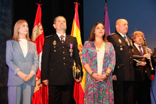 Entrega de la Medalla de Oro de la Ciudad de Palencia a la Polic&iacute;a Nacional