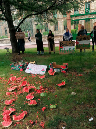 protestas-frente-a-la-f&aacute;brica-de-armas
