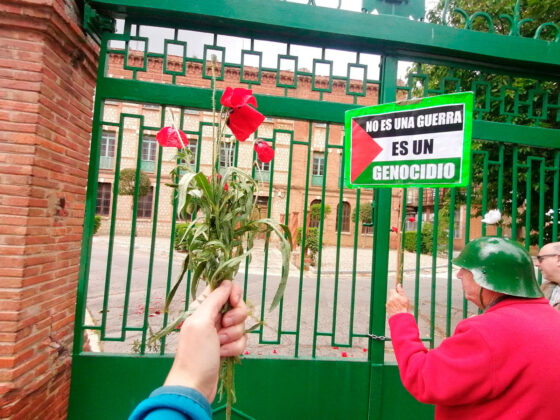 protestas-frente-a-la-f&aacute;brica-de-armas