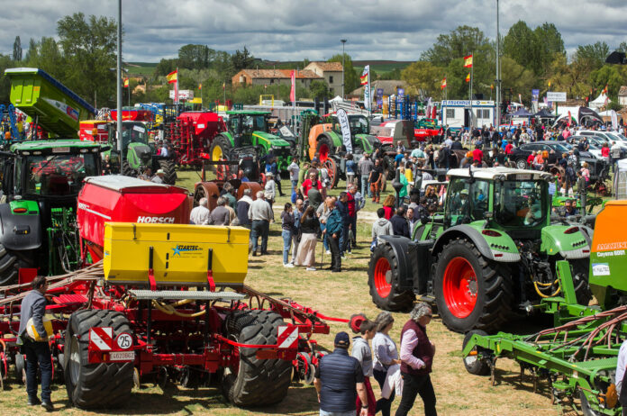 Imagen de una feria de maquinaria agrícola en Castilla y León. / ICAL