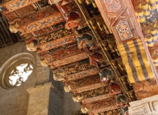 El Museo Territorial Campos del Renacimiento celebra los 50.000 visitantes en vísperas de su cuarto aniversario Detalles del artesonado mudéjar de la iglesia de Santa María en Becerril de Campos, perteneciente al Museo Territorial Campos del Renacimiento en Palencia. / Miriam Chacón (ICAL)