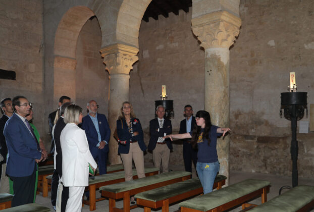 La consejera de Educaci&oacute;n, Roc&iacute;o Lucas, interviene en la presentaci&oacute;n de un taller de la Fundaci&oacute;n Mapfre dentro del programa Controla Tu Red, en un acto presidido por la directora de Proyectos Sociales de la entidad, la Infanta Elena de Borb&oacute;n. Luego visitaron San Juan de Ba&ntilde;os. / Br&aacute;gimo (ICAL)