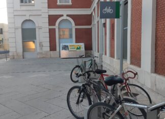Las estación de tren de Palencia estrena los nuevos aparcamientos para bicis y patinetes
