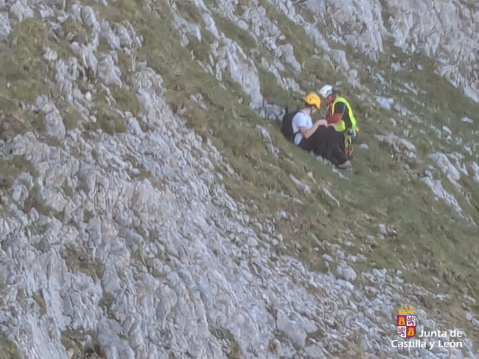 Montañero socorrido en el monte Espigüete Montañero socorrido en el monte Espigüete