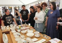 Miriam Andrés inaugurando la Feria de la Cerámica en la Feria Chica 2024