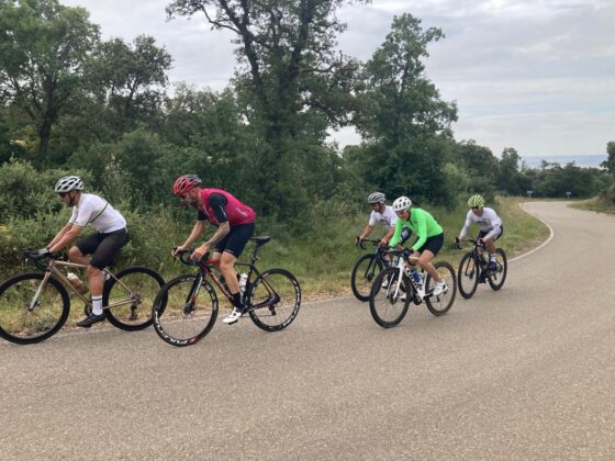 De izquierda a derecha, de blanco David Mel&eacute;ndez, de rojo Diego Cosgaya, de blanco Eduardo S&aacute;nchez, de verde la ol&iacute;mpica Bel&eacute;n Cuevas y cerrando el grupo de blanco Alberto Lastra.