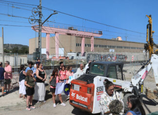 Una “explosión” en las obras del salto del carnero en Palencia genera la alarma ‘roja’ en los vecinos Protesta con el anuncio de la empresa de realizar trabajos nocturnos para construir la pasarela y el cambio del emplazamiento del colector así como el ofrecimiento a los residentes del Camino Viejo de Husillos de un hotel mientras duren las obras. / Brágimo (ICAL)