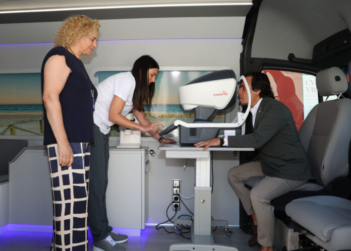 Unidad movil revisiones oftalmológicas Diputación de Palencia