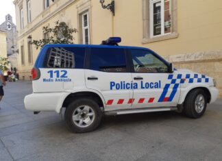Detenido por rajarle las ruedas a un coche de la Policía Local de Palencia