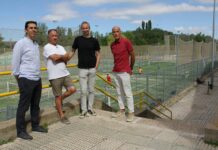 El Ayuntamiento de Palencia renueva el césped artificial de las pistas de tenis de Santa Marina Visita a las renovadas pistas de Santa Marina