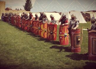 Qué hacer este mes de agosto en la Villa Romana La Olmeda: recreaciones históricas, teatro, talleres y jornadas culturales recreación Roma en la Villa Romana La Olmeda