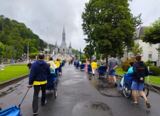 Usuarios del Centro Hermanas Hospitalarias de Palencia peregrinan a Lourdes durante este fin de semana