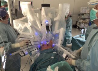 Más de 1,6 millones para dotar al Hospital de Palencia de un equipo de cirugía robótica