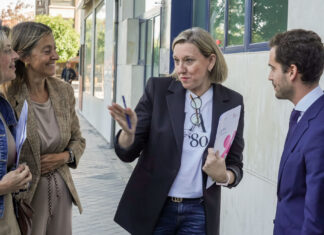 Imagen de archivo: La vicepresidenta y consejera de Familia e Igualdad de Oportunidades, Isabel Blanco, visita el local que albergará el 'Centro de Crisis de Atención a Víctimas de Violencias Sexuales' de Valladolid. / ICAL