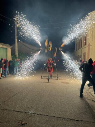 Espect&aacute;culo de fuego en Villaviudas