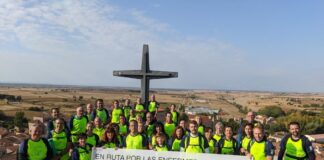 En ruta por las Enfermedades Raras corona la Peña y el Pico del Fraile y suma más kilómetros por la investigación