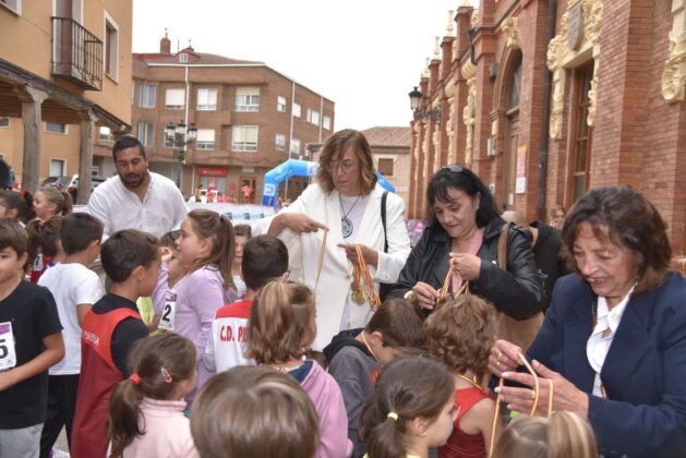 &Aacute;ngeles Armis&eacute;n en los 10.000 de Mariano Haro de Becerril de Campos