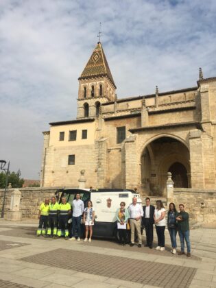 Presentaci&oacute;n de la nueva barredora en Paredes de Nava