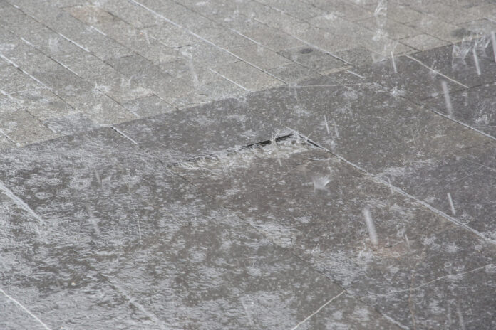 Fuerte tormenta en el centro de León