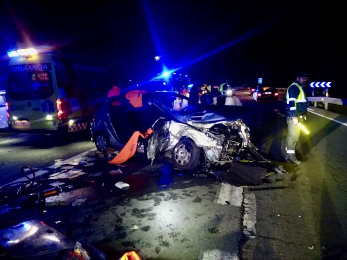 Accidente de tráfico en la N-6 de Ponferrada en el que resultaron heridas cinco personas