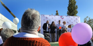 Suelta de globos en la marcha-convivencia del centro Hermanas Hospitalarias de Palencia