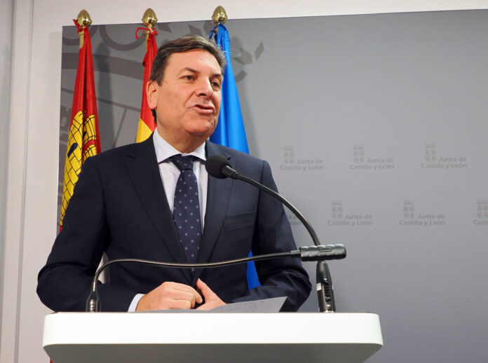 Reunión del consejero de Economía y Hacienda con los grupos y partidos de las Cortes