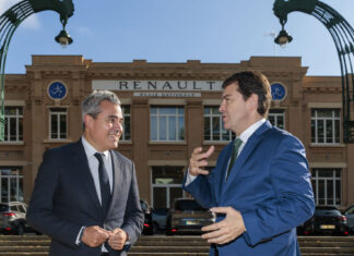 Mañueco aboga por crear un ecosistema que posicione a Castilla y León en el ámbito de la nueva movilidad en su reunión con la dirección de Renault