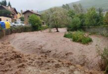 (Video y galería) El Carrión, en Triollo, y el Resoba y el Rivera, en Cervera de Pisuerga, en nivel rojo