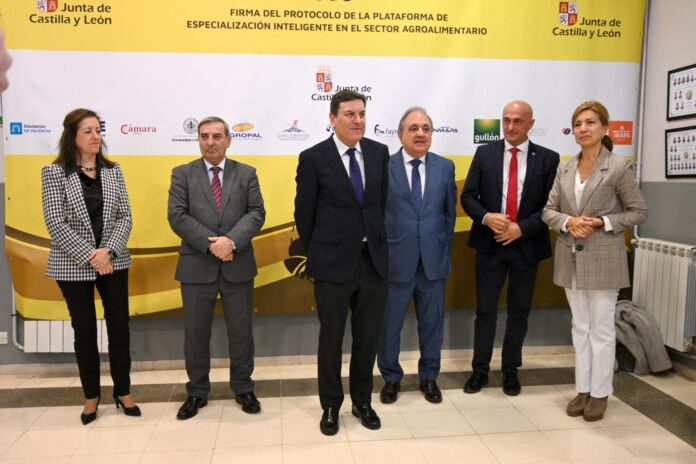 Firma del protocolo de la plataforma de especialización inteligente en el sector agroalimentario. JCYLcolo Palencia 2030 moviliza 30 millones para impulsar una especialización inteligente en el sector agroalimentario Firma del protocolo de la plataforma de especialización inteligente en el sector agroalimentario. JCYL