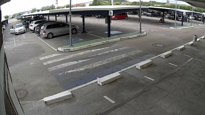 La Guardia Civil detiene a dos personas tras consumar 34 robos con fuerza en el interior de vehículos La Guardia Civil detiene a dos personas tras consumar 34 robos con fuerza en el interior de vehículos