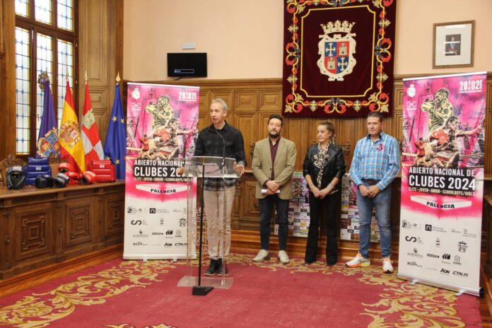 Presentación del Abierto Nacional de Clubes en el Ayuntamiento de Palencia Presentación del Abierto Nacional de Clubes en el Ayuntamiento de Palencia