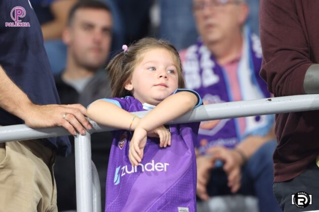 Partido entre Palencia Baloncesto y Movistar Estudiantes. Foto: Rub&eacute;n D&iacute;az.