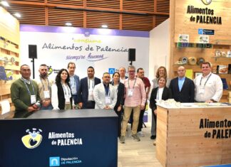 Alimentos de Palencia se exhibe ante la alta cocina vasca Productores, restauradores y delegación de la Diputación Provincial en el stand de Alimentos de Palencia.