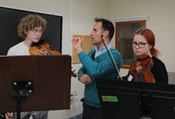 Br&aacute;gimo - Una decena de alumnos y cuatro profesores del conservatorio de Tampere, en Finlandia, visitan el conservatorio de Palencia durante dos semanas, donde trabajar&aacute;n conjuntamente con alumnos de la escuela palentina dentro del programa Erasmus