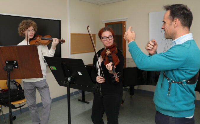 Br&aacute;gimo - Una decena de alumnos y cuatro profesores del conservatorio de Tampere, en Finlandia, visitan el conservatorio de Palencia durante dos semanas, donde trabajar&aacute;n conjuntamente con alumnos de la escuela palentina dentro del programa Erasmus