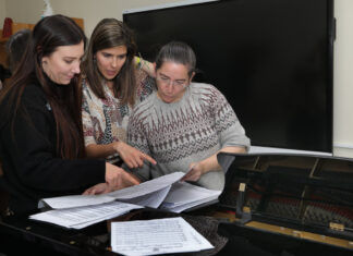 Brágimo - Una decena de alumnos y cuatro profesores del conservatorio de Tampere, en Finlandia, visitan el conservatorio de Palencia durante dos semanas, donde trabajarán conjuntamente con alumnos de la escuela palentina dentro del programa Erasmus
