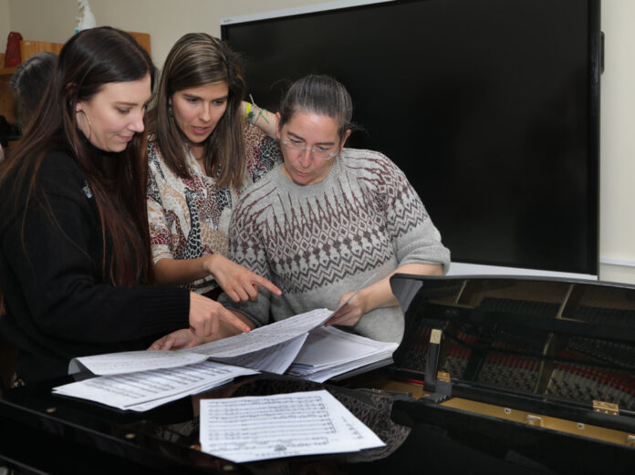 Brágimo - Una decena de alumnos y cuatro profesores del conservatorio de Tampere, en Finlandia, visitan el conservatorio de Palencia durante dos semanas, donde trabajarán conjuntamente con alumnos de la escuela palentina dentro del programa Erasmus
