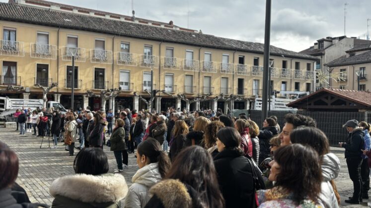 Manifiesto en conmemoraci&oacute;n del D&iacute;a Internacional contra la Violencia de G&eacute;nero en la Plaza Mayor de Palencia